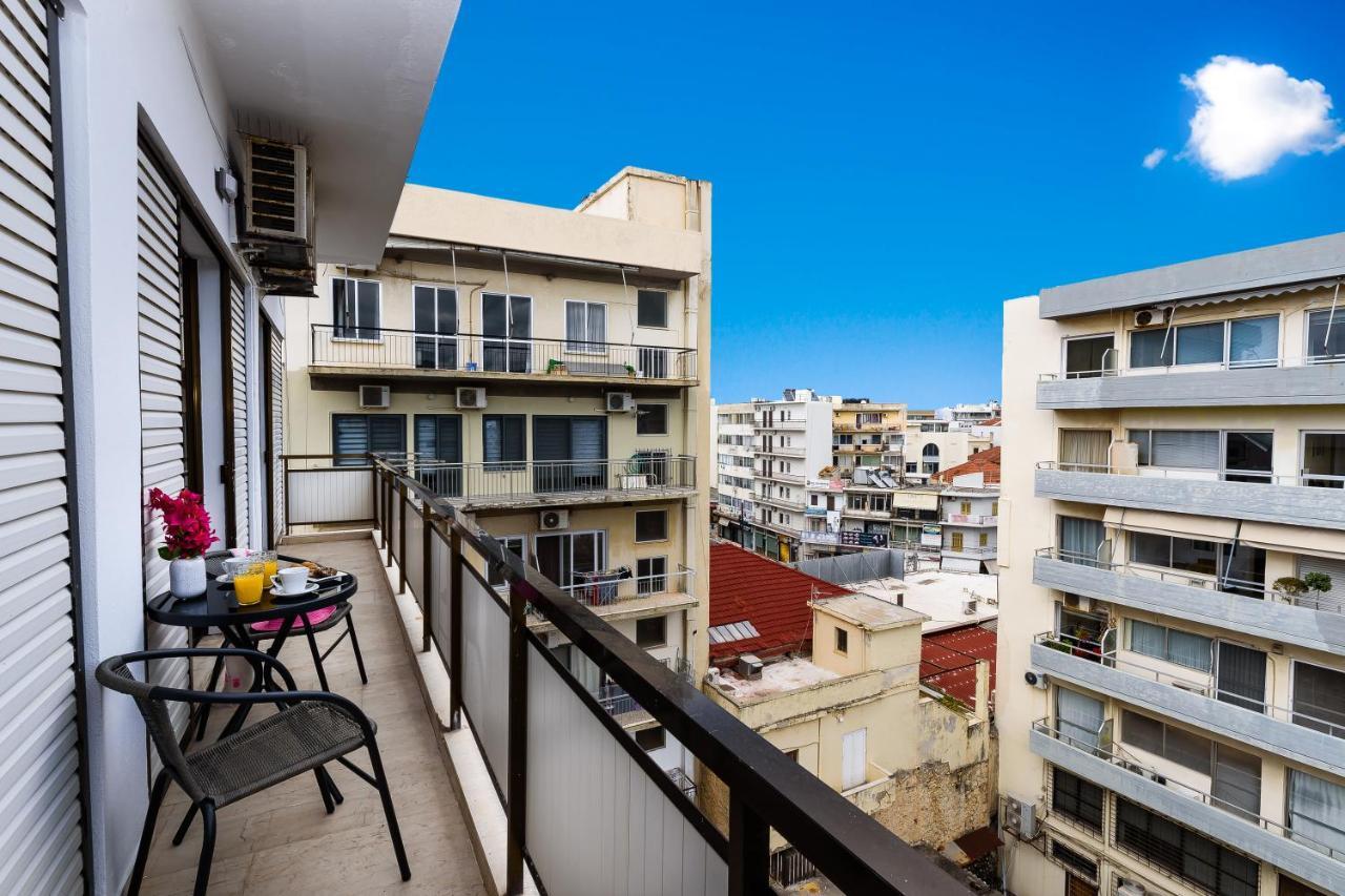 Central Apt. With Parking - 3 Min From Old Port Chania  Buitenkant foto